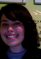 A photo of Nicole, a tutor from University of Oregon