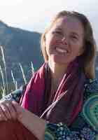 A photo of Kate, a tutor from Bowdoin College