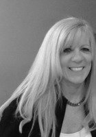 A photo of Joni, a tutor from University of Pittsburgh-Pittsburgh Campus