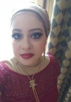 A photo of Nisreen, a tutor from SUNY Old Westbury