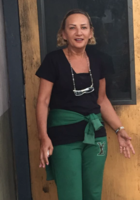 A photo of Najwa, a tutor from university of Abidjan Ivory Coast