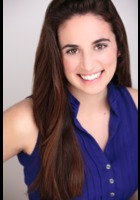 A photo of Aliza, a tutor from Brandeis University