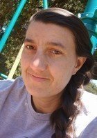 A photo of Elizabeth, a tutor from Grinnell College