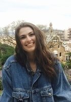 A photo of Nora, a tutor from Lafayette College