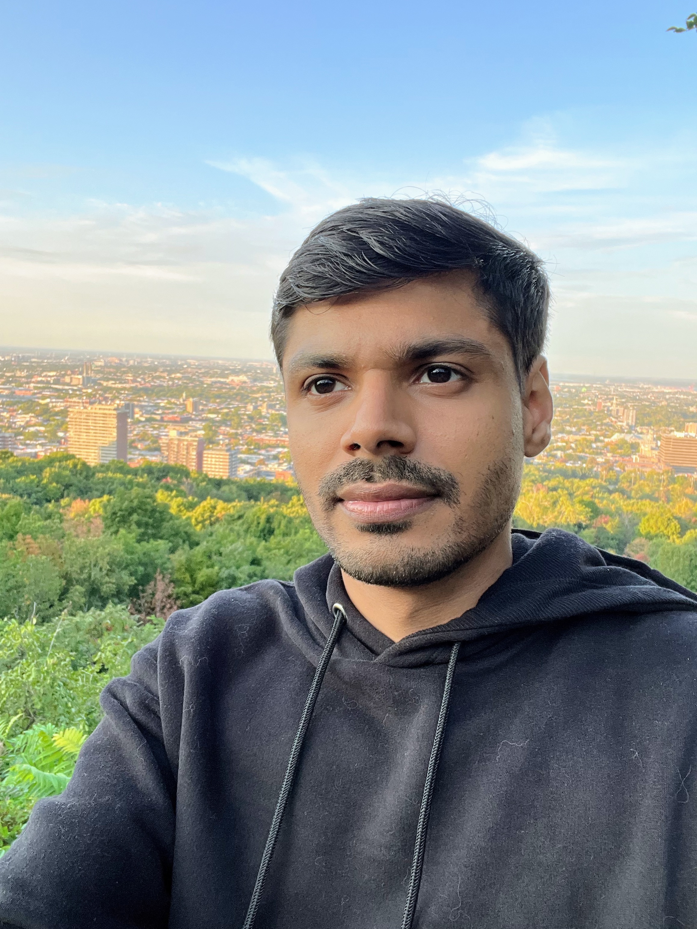 Quebec City Microeconomics tutor named Saksham