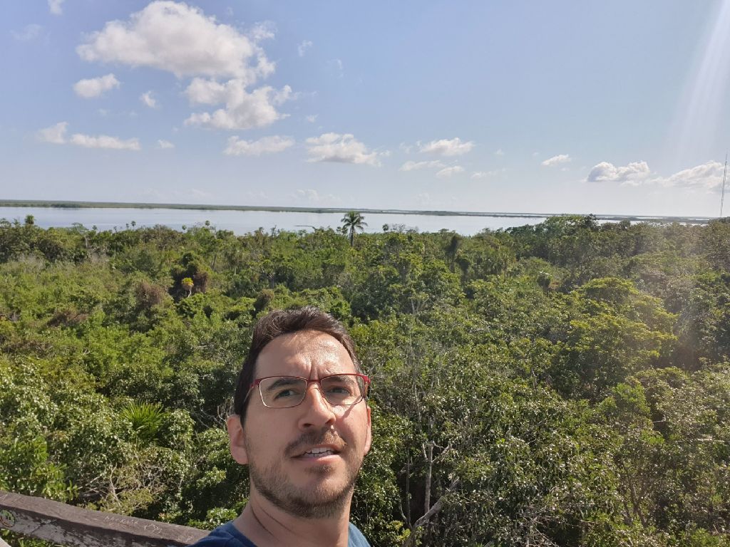 Cambridge Math 1 tutor named Luis