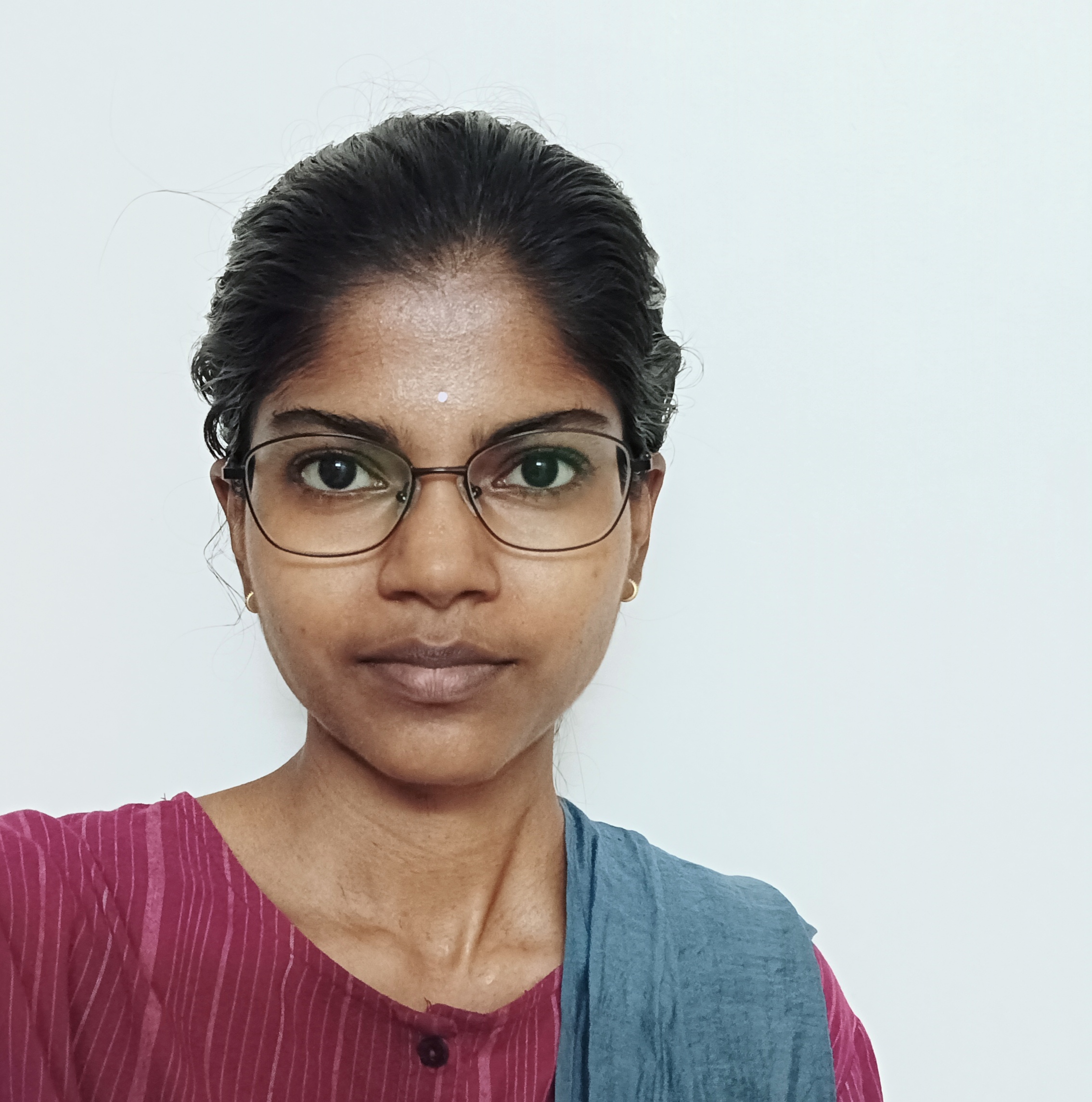 Winnipeg UK GCSE English tutor named Elakkia Winnipeg UK GCSE English tutor named Elakkia