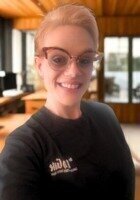 Belfast Functions tutor named Elle