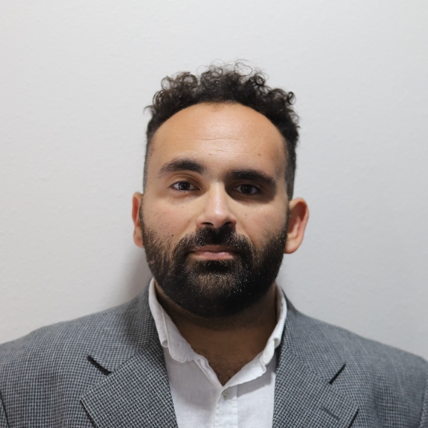 Waterloo Portuguese tutor named Vinicius