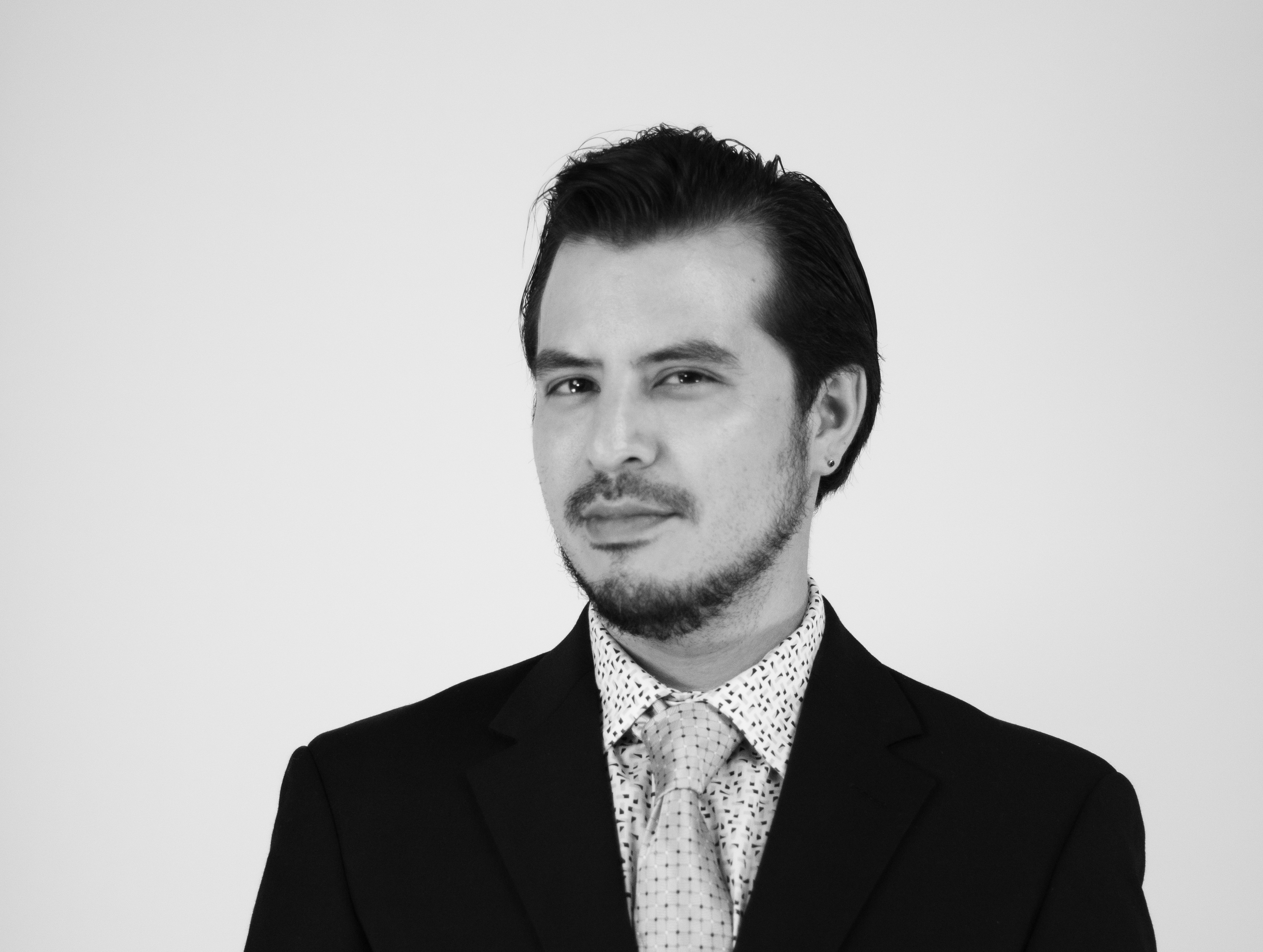 London Logic tutor named Reyes