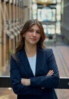 Montreal Math tutor named Aysenur